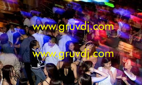 Ovahere_052706_TabuLounge_008